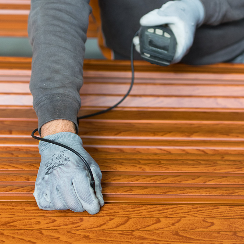 dfv-verniciatura-effetto-legno-polvere-su-polvere-controlli-qualita-1
